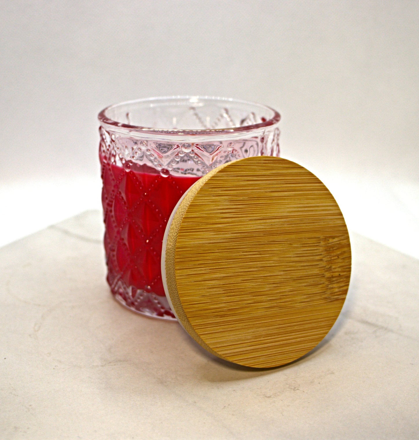 4 oz, 7 oz, 9 oz and 12 oz Apple Harvest Candle (Strong fragrance) Like standing in the orchard.