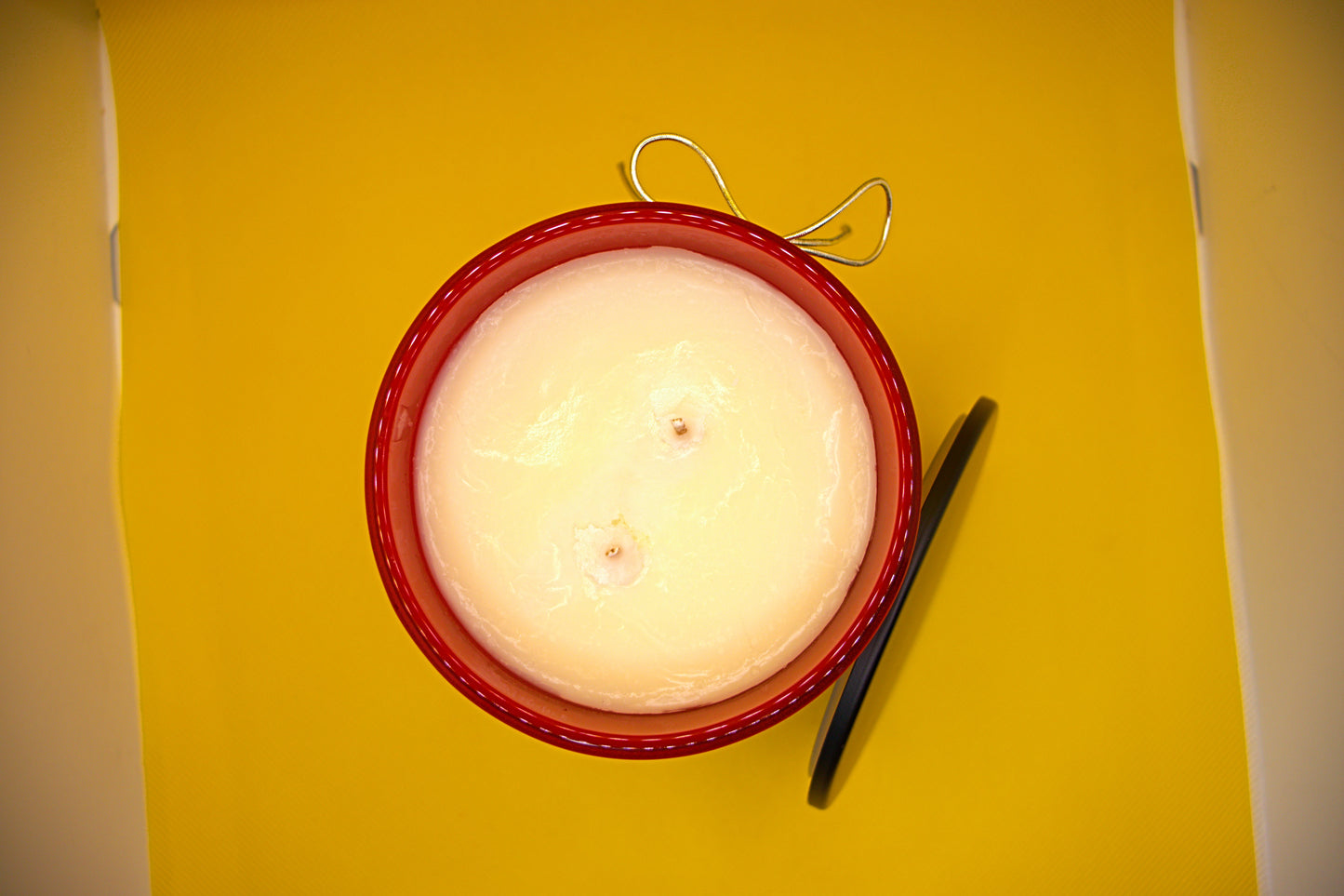 2 oz, 7 oz & 12 oz Apple Cinnamon Crisp Candles (slightly strong fragrance)