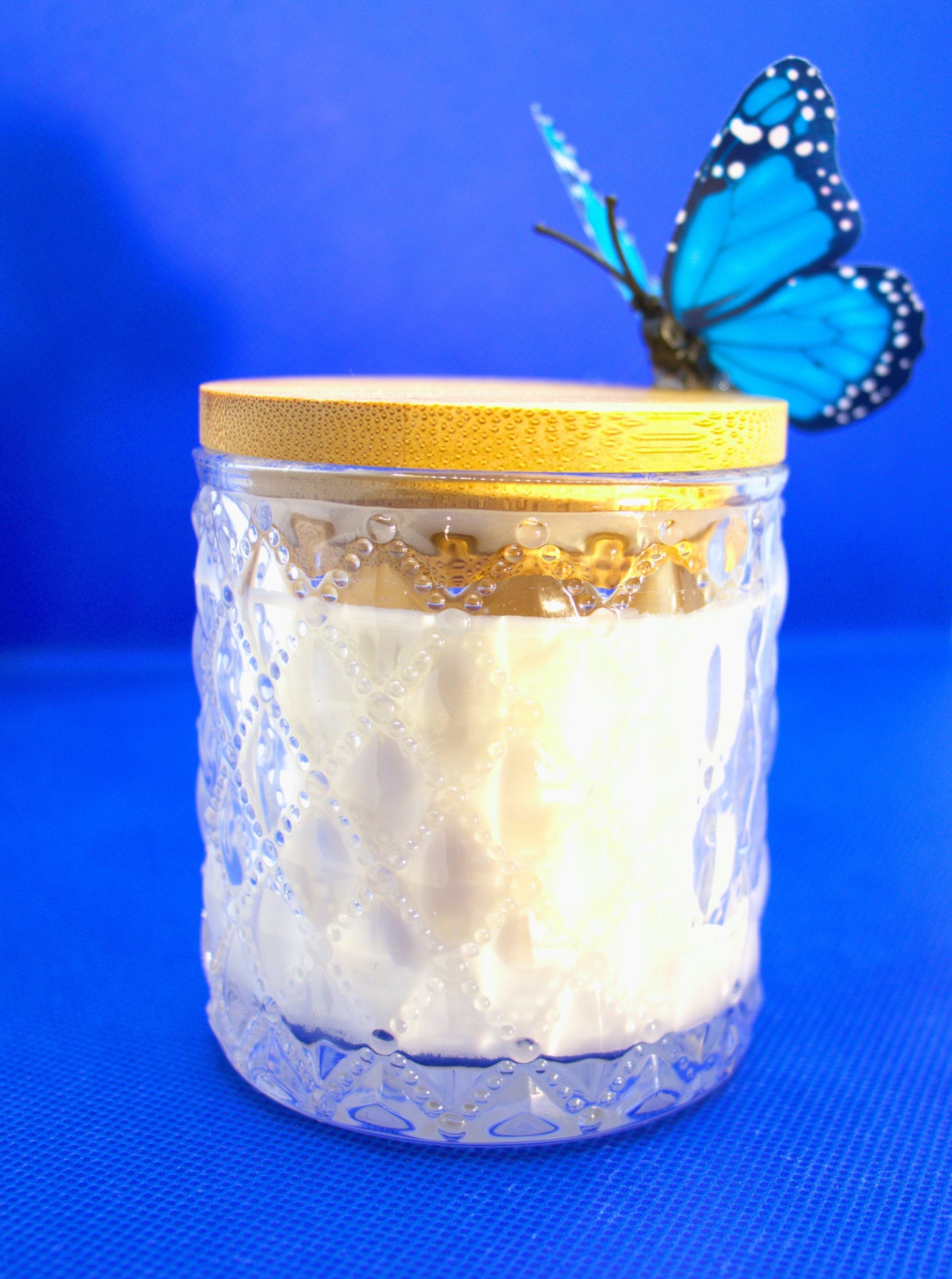 4 oz Butterfly Jasmine & Mimosa Candle (Slightly strong fragrance and Butterfly permanently attached to lid)