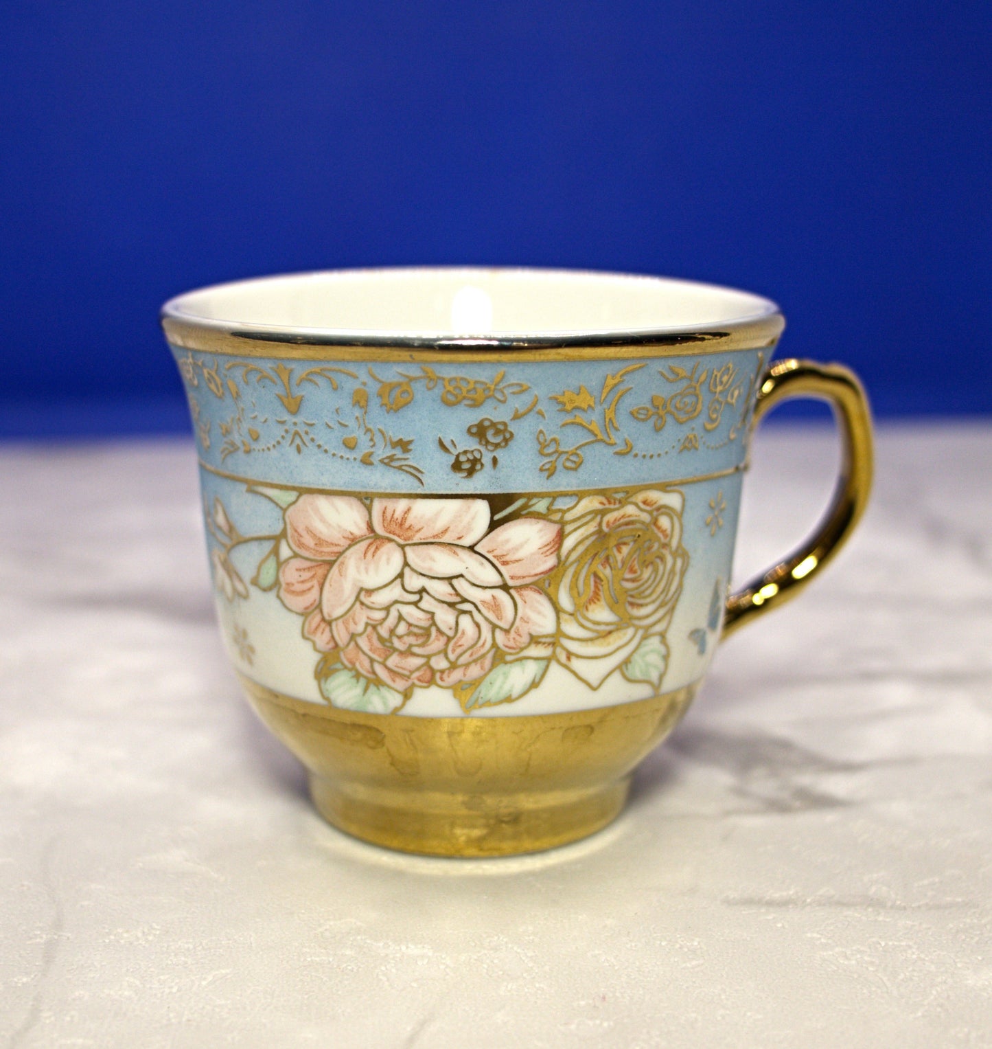 7 oz Teapot Carnation Candle Set