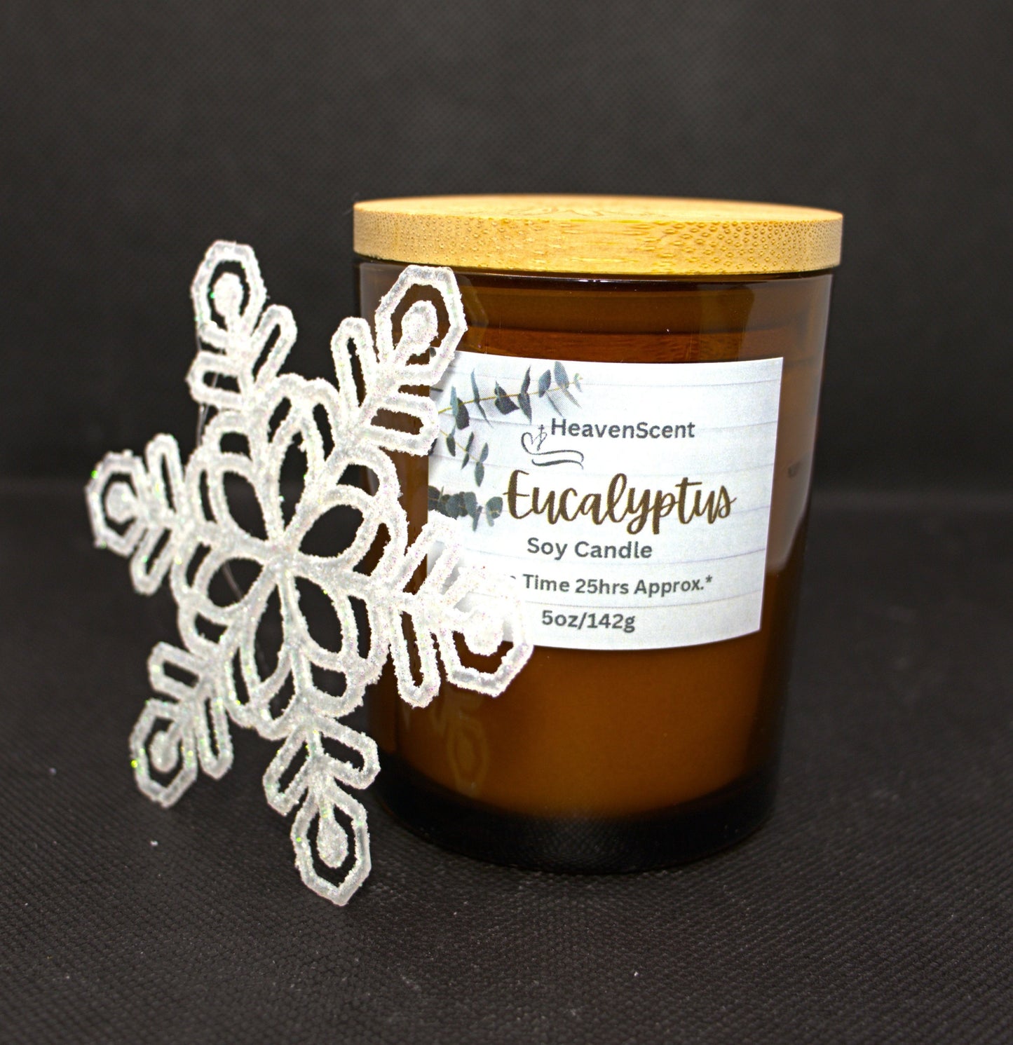 5 oz Eucalyptus candle. (Slightly strong fragrance)