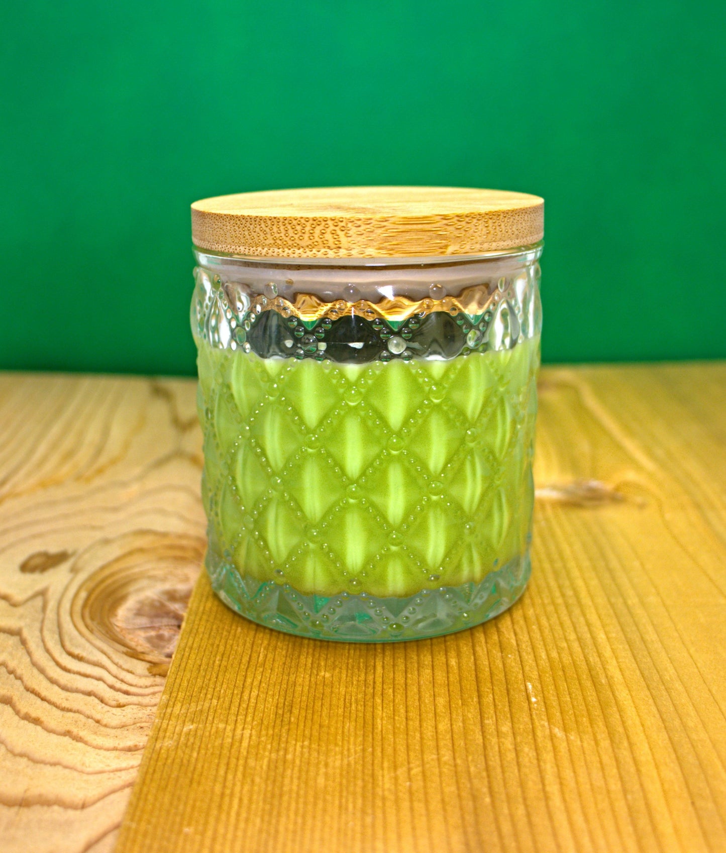 3 oz, 4 oz & 7 oz Spicy Apple Candles. (Strong fragrance)