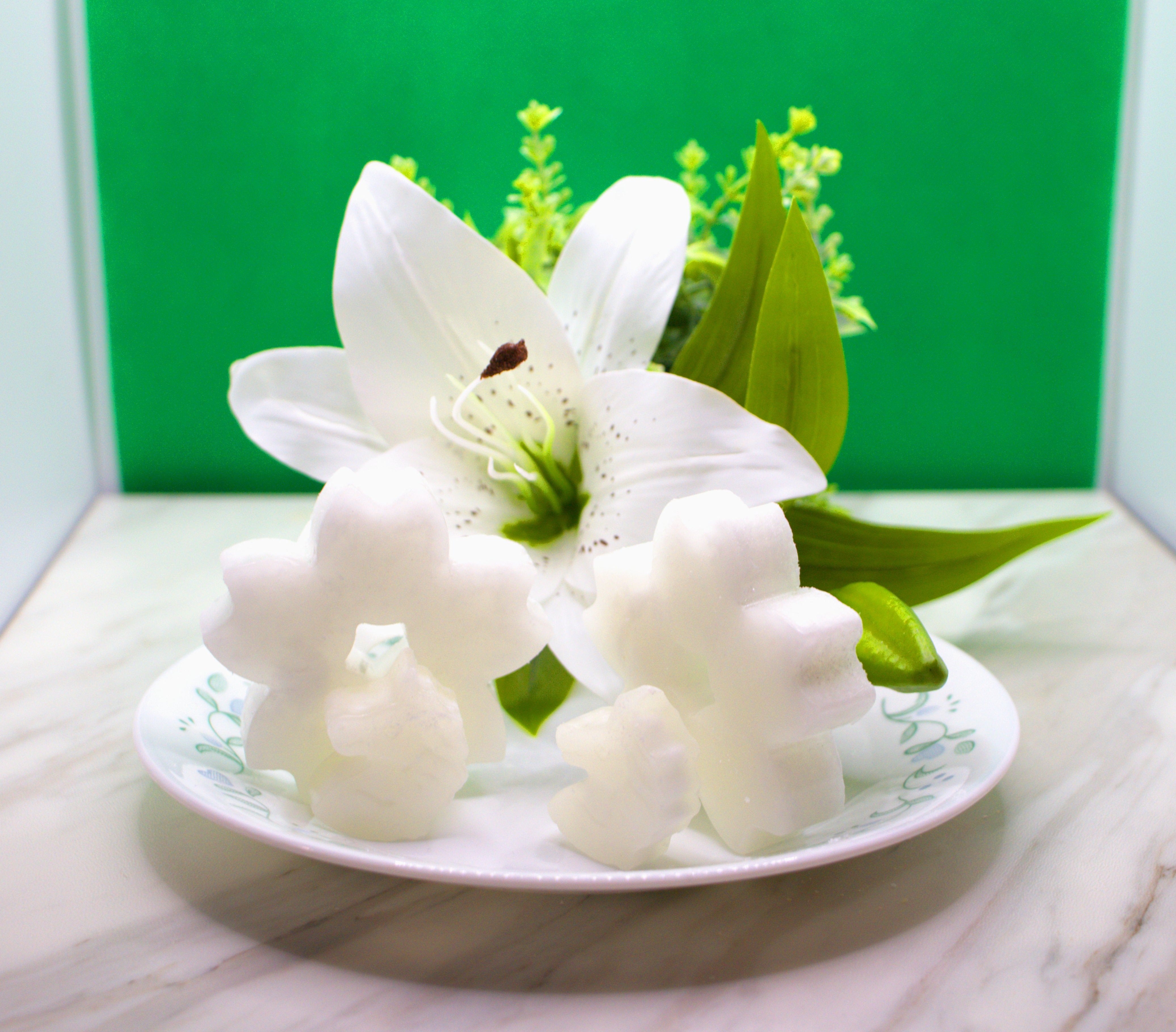 kim seybert tiger lily candle 2 oz to 3 oz Tiger Lily Melts (Slightly strong to Strong fragrance)