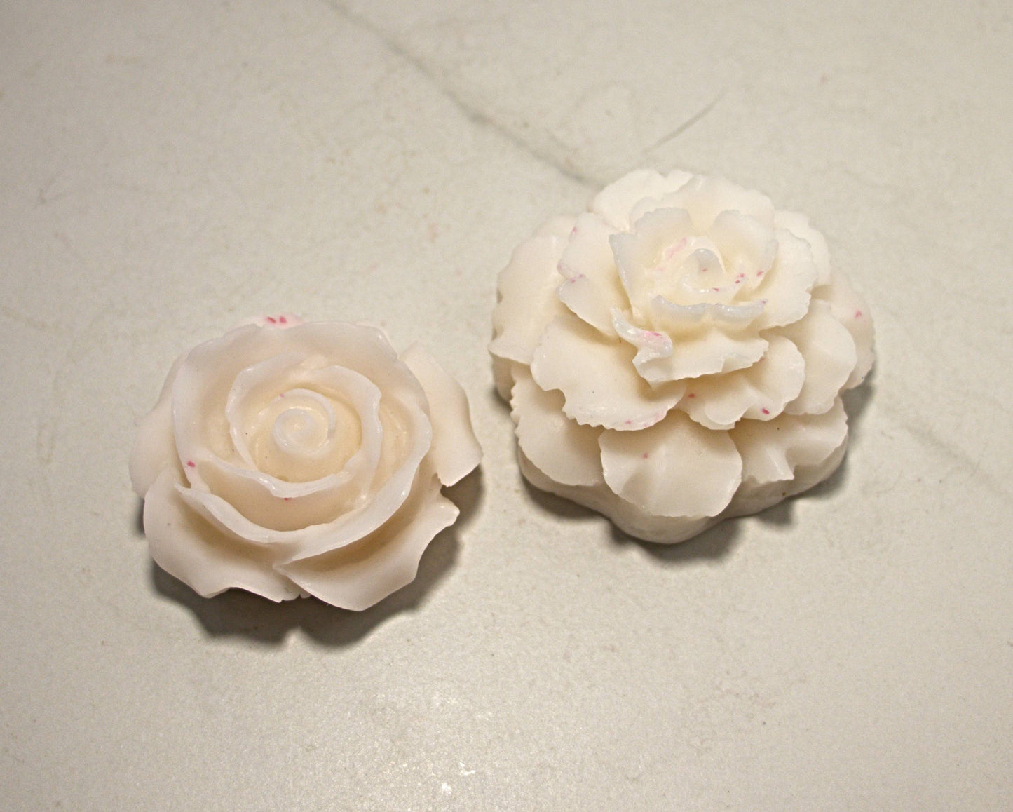 Candle Melts Roses (Slightly Strong to Strong fragrance)