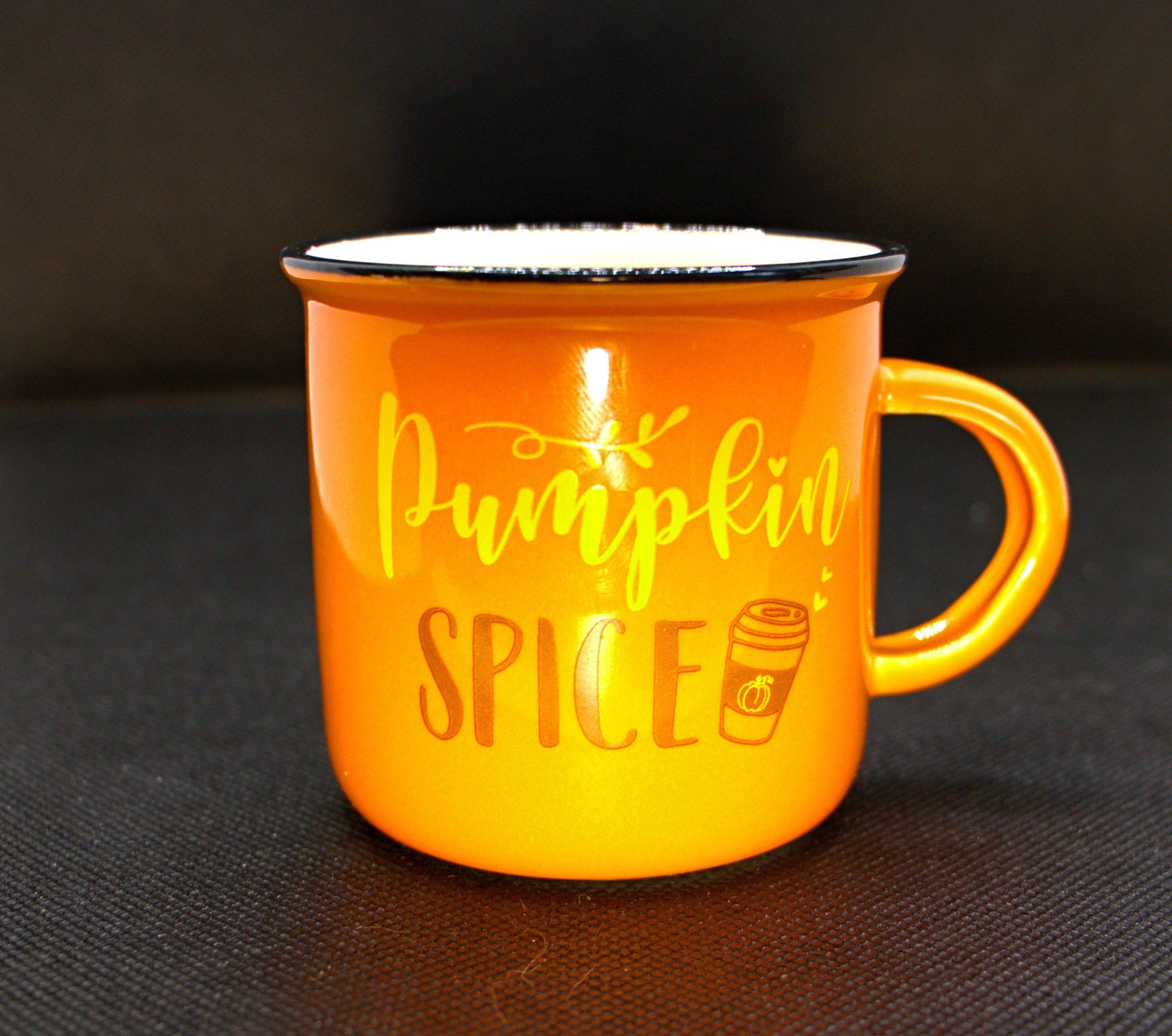 1.5 oz to 4oz Pumpkin Latte Mini Mug candles (Slightly strong to strong fragrance)