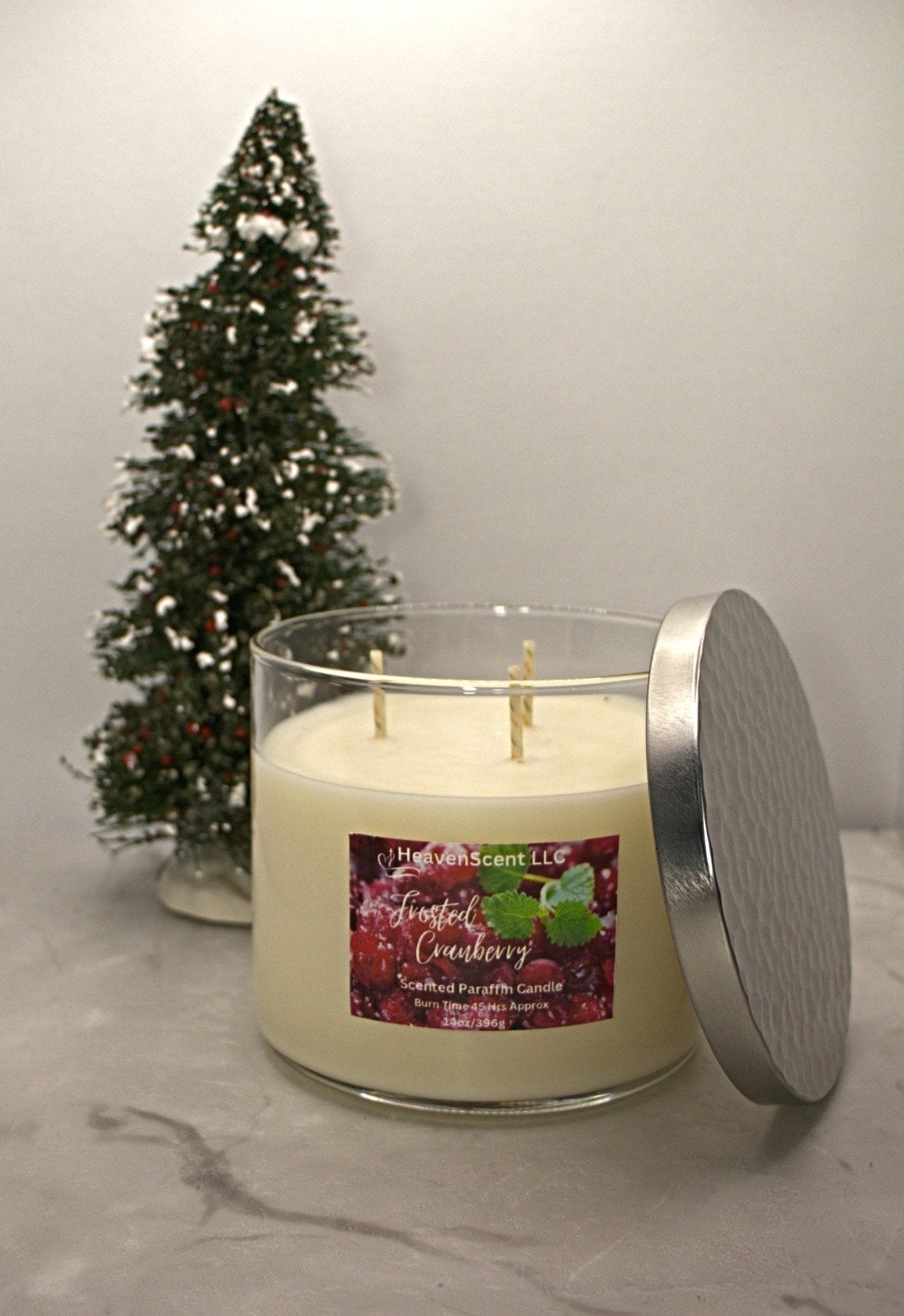 14 oz Frosted Cranberry Candle (Slightly strong to strong fragrance)